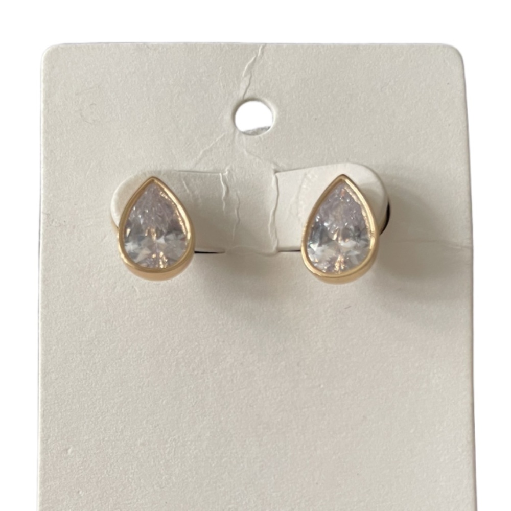 NWT Gold Pear Shaped Earrings